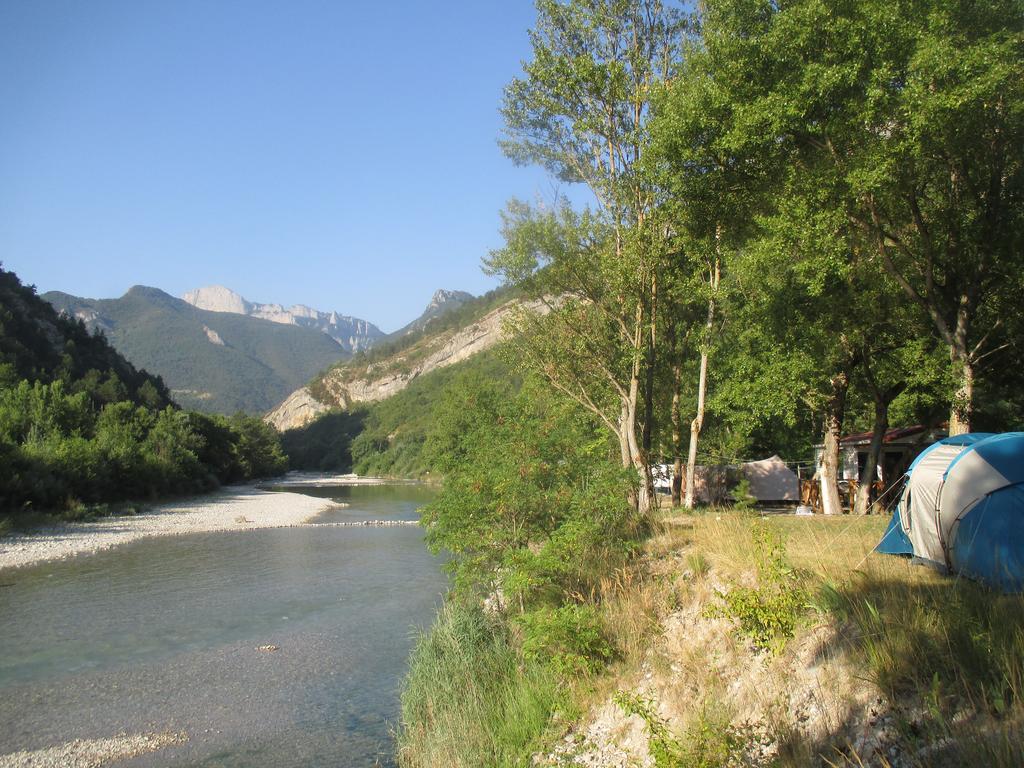 Les Acacias Hotel Vercheny Buitenkant foto