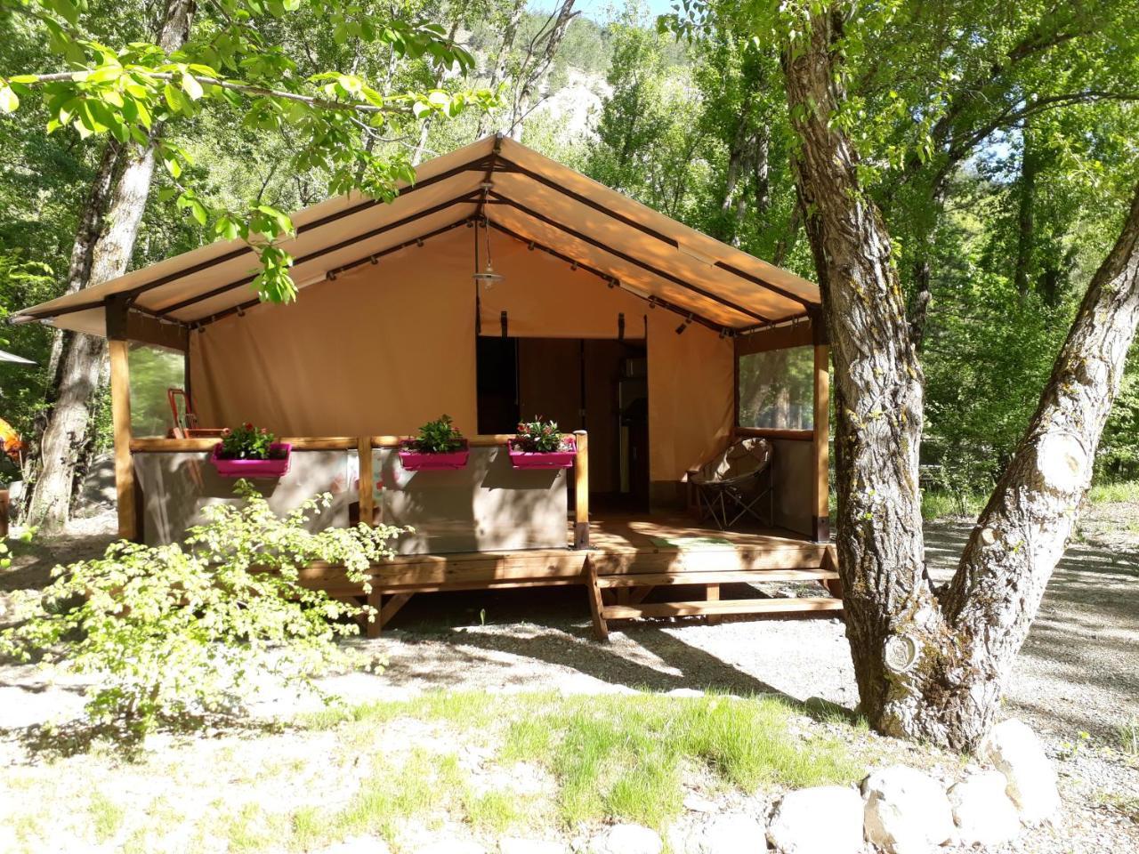 Les Acacias Hotel Vercheny Buitenkant foto